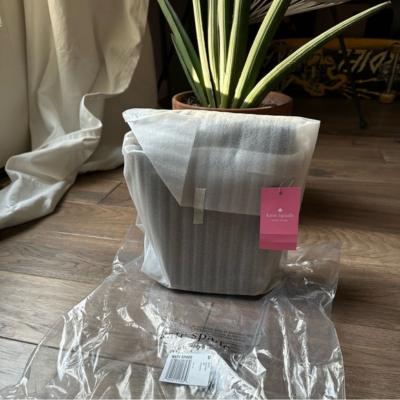 Kate Spade Audrey Mini Bucket Bag smooth black leather gold plated hardware - Picture 7 of 9